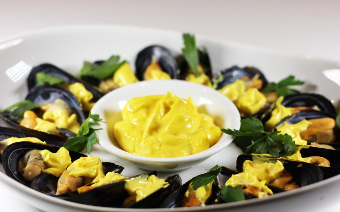 Chilled Mussels with Saffron Mayonnaise