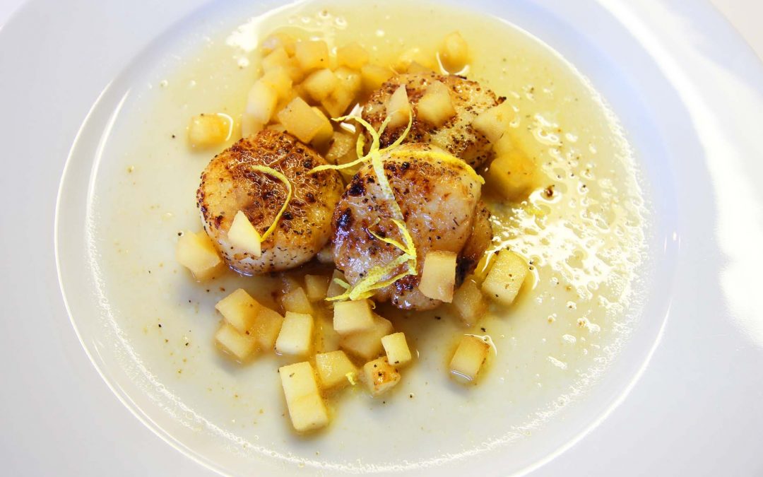 Butter Seared Scallops with Apple Pan Sauce