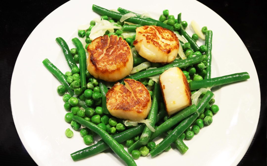 Seared Scallops with Green Peas, Beans