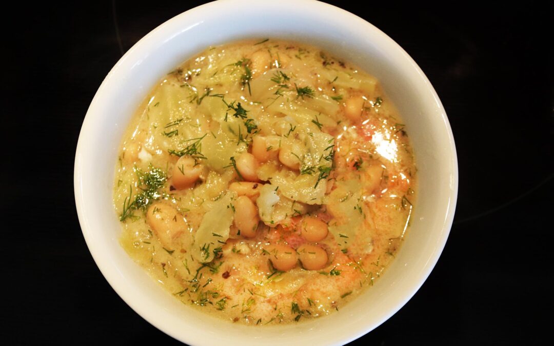 Creamy Garlic, Cabbage and White Bean Soup