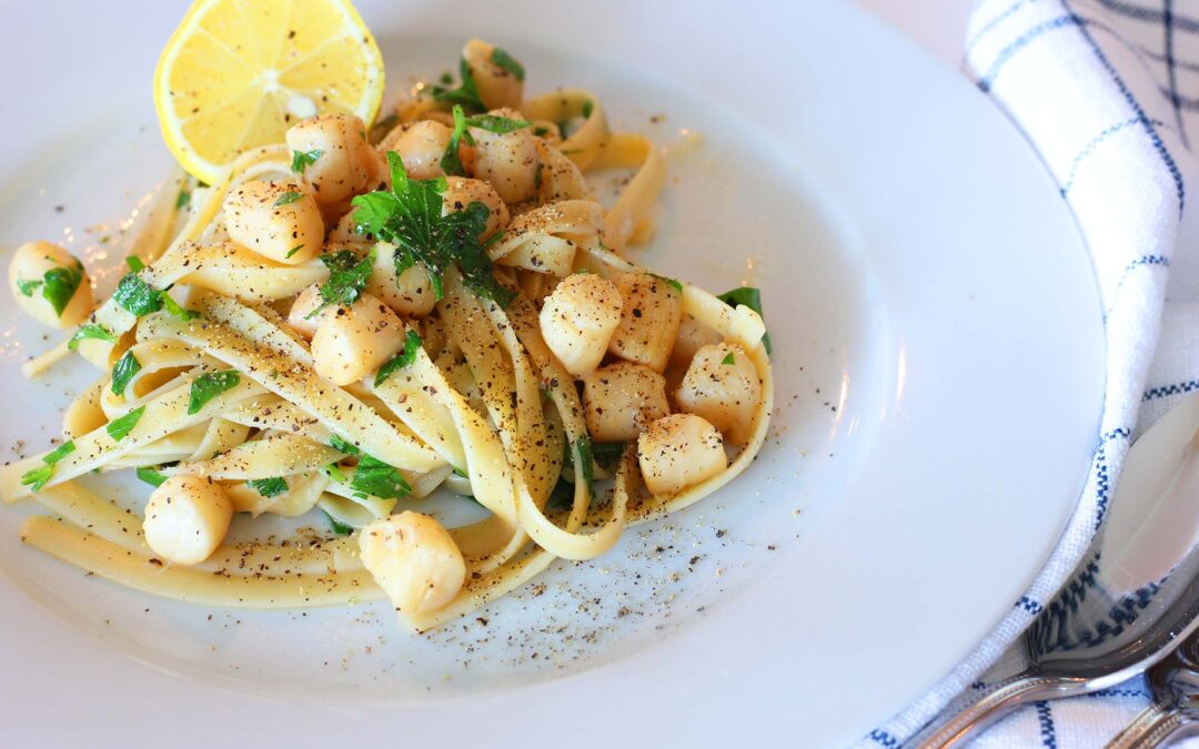 Garlic Butter Seared Bay Scallops with Linguine