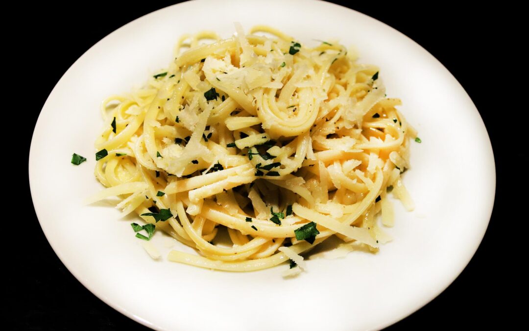 Pasta Aglio e Olio (Pasta with Sautéed Garlic and Olive Oil)