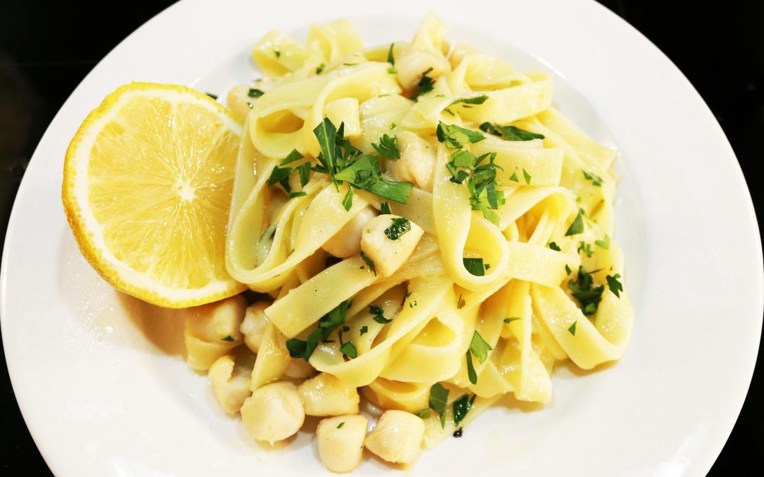 Garlic Butter Seared Bay Scallops with Linguine