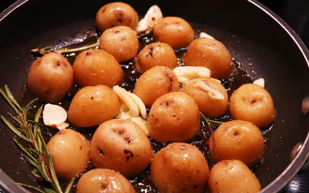 Roasted Potatoes with Garlic and Rosemary