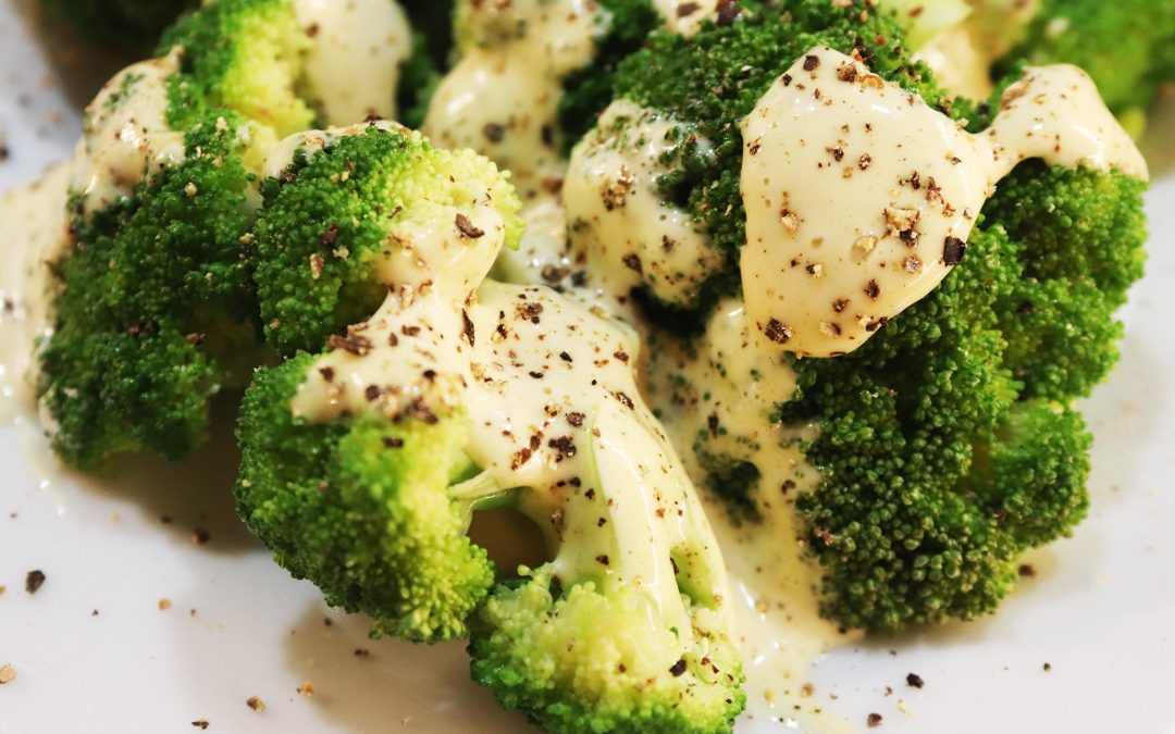 Easy Steamed Broccoli with Creamy Homemade Vinaigrette